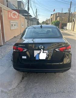 نيسان فيرسا